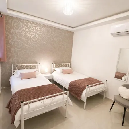 Apartament Cliff's Edge Luxury With Large Pool & Stunning Views *