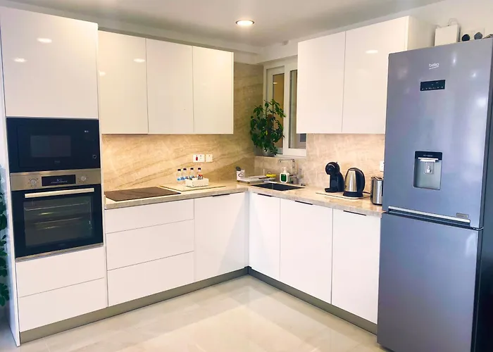 Cliff's Edge Luxury With Large Pool & Stunning Views شقة *